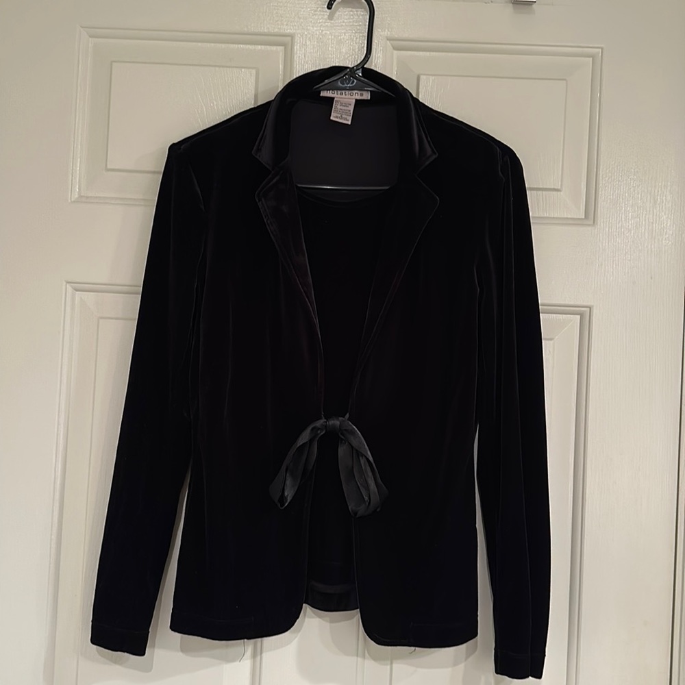 Matching, Lined Pant Suit 90% Polyester/10% Spandex with tie in front of jacket.
